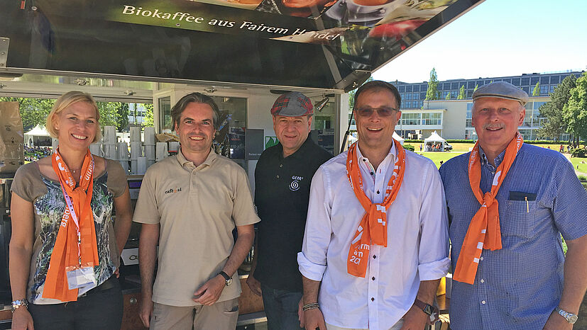 Das GEPA-Team vom Außer-Haus-Service beim letzten Kirchentag 2017. Seit 2013 ist die GEPA als offzieller Partner bei Kirchentagen und Katholikentagen dabei und sorgt an vielen Orten für fairen Genuss.