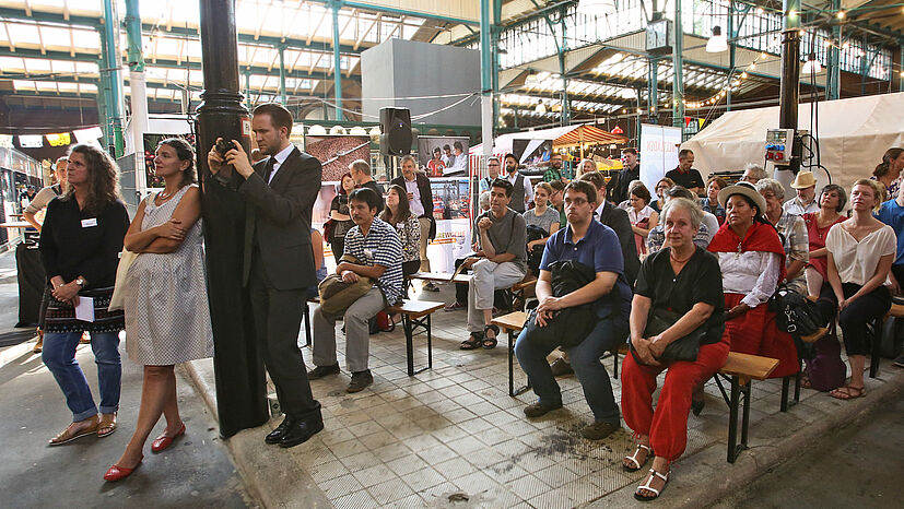 Die Faire Woche 2016 wurde u. a. in der Markthalle IX in Berlin-Kreuzberg eröffnet. Auch in Hamburg, Stuttgart und Karlsruhe gab es Auftaktveranstaltungen zu der bundesweiten Aktionswoche.