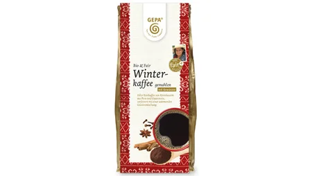 Eine Packung GEPA-Winterkaffee auf wei&szlig;em Hintergrund