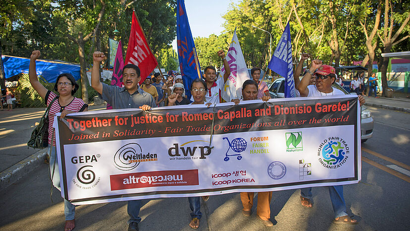 Gemeinsamt steuerten mehrere Fair Handelsorganisationen ein Banner für die Demonstrationen bei.