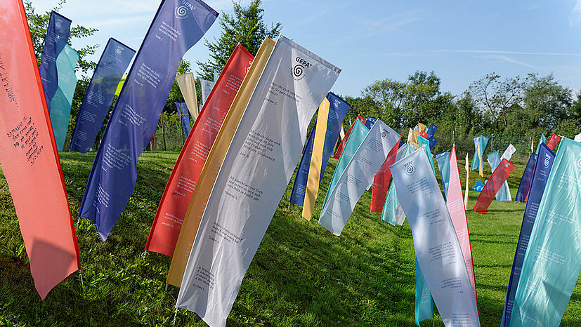 Der „Wald der Wünsche“ ist seit dem GEPA-Geburtstagsfest im Mai deutlich gewachsen – senden auch Sie uns Ihren Wunsch: www.gepa.de/40-Jahre-Gute-Wuensche