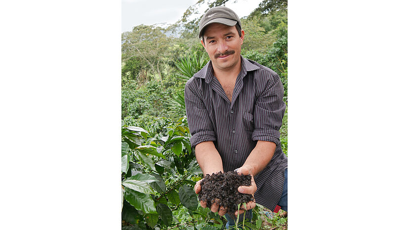 Auch Magali Aguilars Ehemann, Edner Odir Santos, ist als Kaffeebauer Mitglied einer anderen Genossenschaft.  