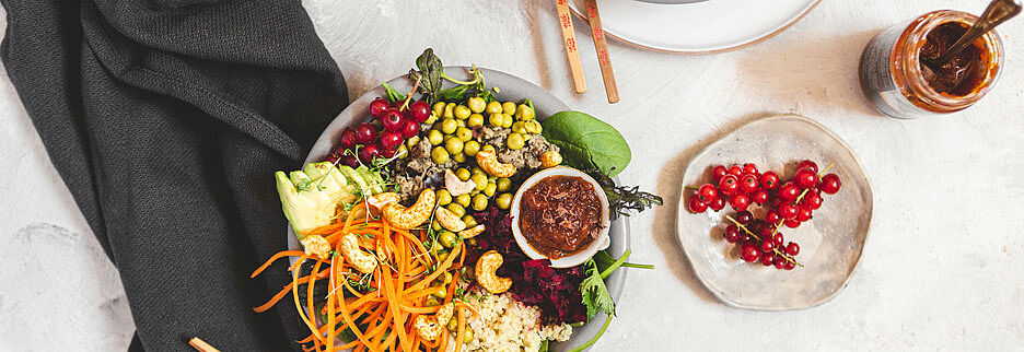 Auberginen-Buddha-Bowl mit Chili Sauce, | Foto: 