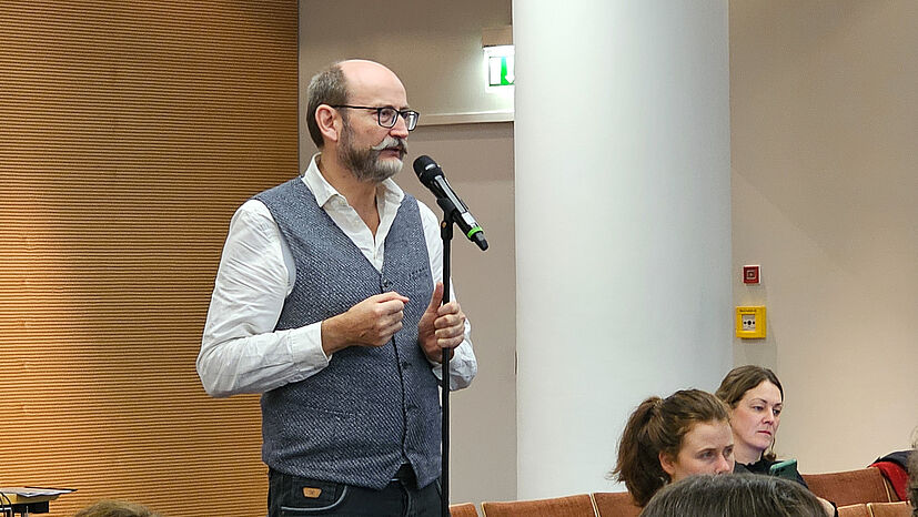 GEPA-Geschäftsführer Peter Schaumberger am Mikrofon