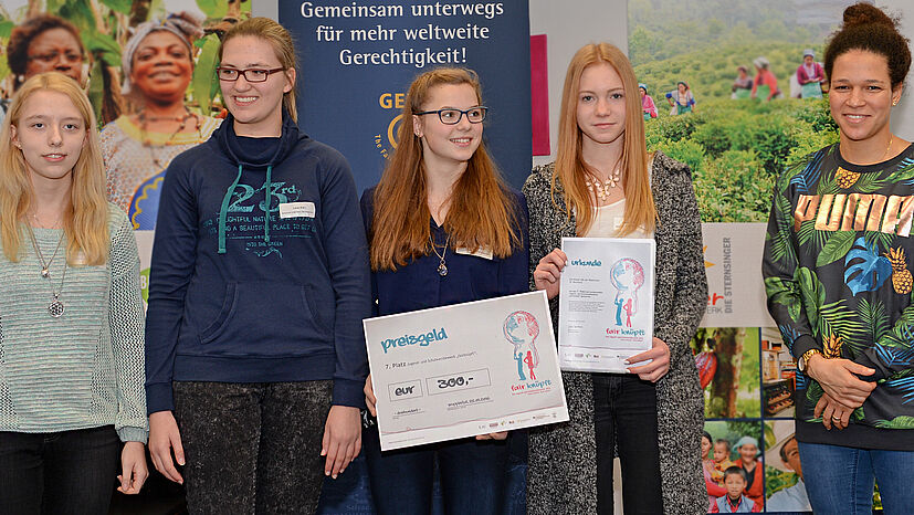 Den 7. Platz belegte die Realschule St. Bernhardt Bad Mergentheim mit unterschiedlichen Aktionen rund um den Fairen Handel, wie z. B. einem täglichen Pausenverkauf von fairen Produkten oder einer Ausstellung auf dem Schulfest.