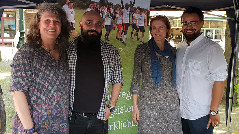 Auch im Mai waren wir beim globalen Klimastreik in Wuppertal dabei – v.l.: Andrea Fütterer, Leiterin der GEPA-Grundsatzabteilung, Serkan Ege, stellvertretender Leiter des GEPA-FAIRkauf in Wuppertal, Dorothea Weber GEPA-Beraterin im Vertrieb Weltläden und Gruppen und Denis Gay, als Mitarbeiter im GEPA-FAIRkauf Ansprechpartner für Schülerinnen und Schüler.