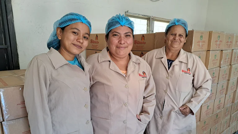 Drei Mitglieder der Frauenkooperative La Sure&ntilde;ita