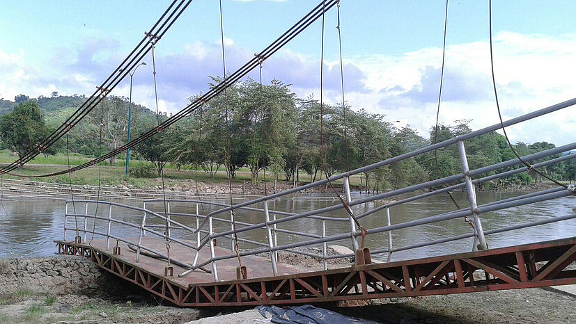 Zerstörte Brücke zwischen der Stadt Portoviejo und dem Ort Sosote.