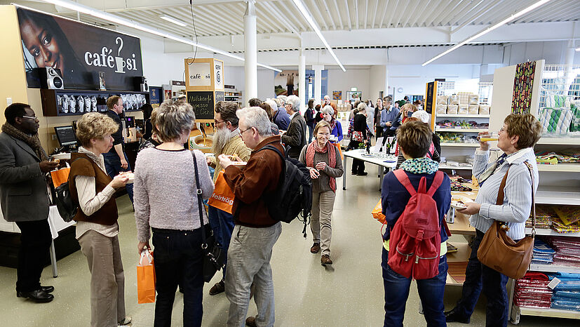 Selbstverständlich gab es Kaffeespezialitäten an der GEPA-Bar im Regionalen Fairhandelszentrum.